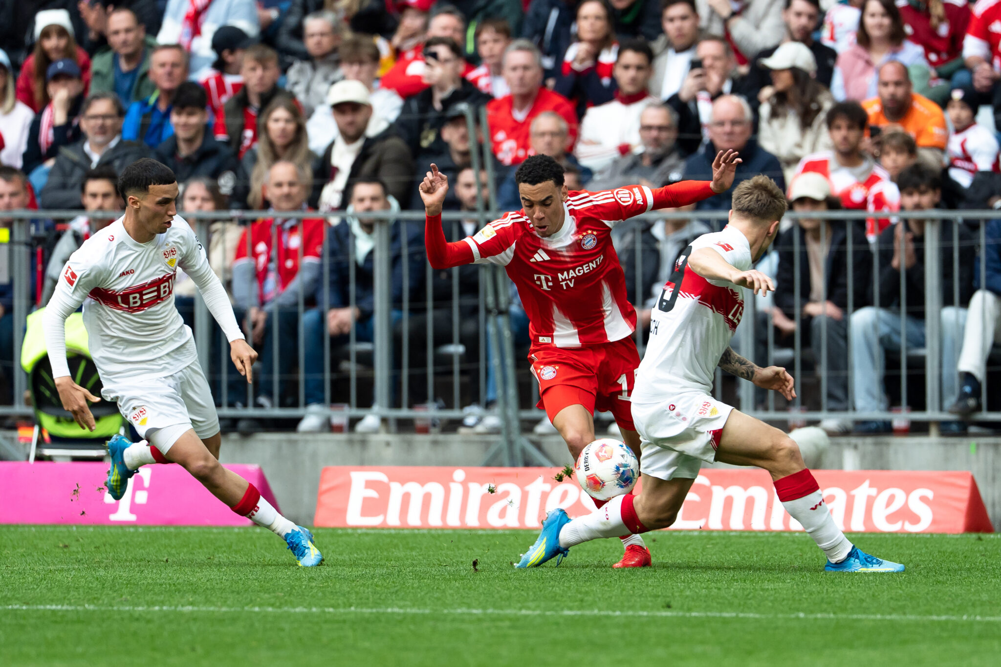 Bayern Munich’s Mixed Reality From Dominance to Criticism and Dressing Room Culture