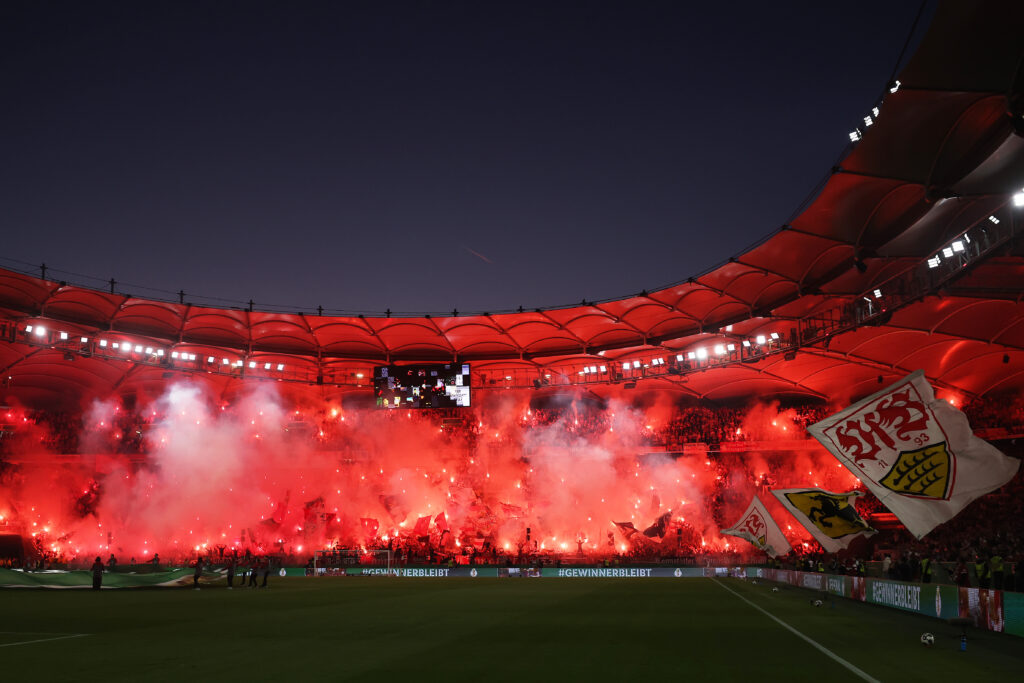 Das Stadion brannte nicht nur vom dem Spiel eine Feuerwerk ab!
